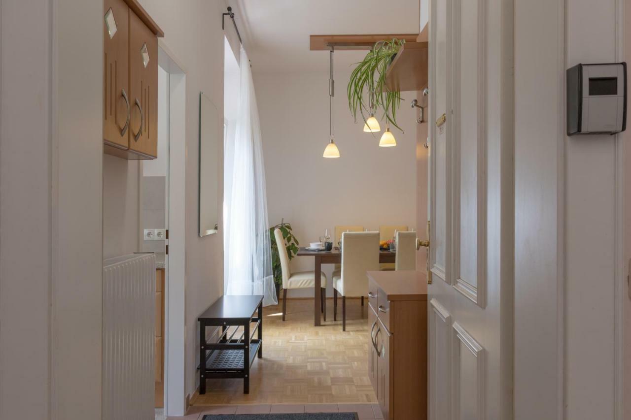 Kingsize Central Station Residence Wenen Buitenkant foto